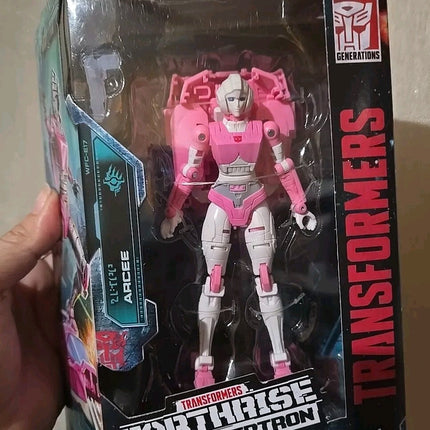 Transformers  Earthrise War For Cybertron Arcee Action Figure 