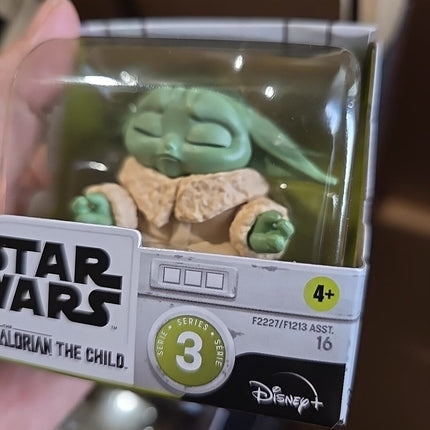Star Wars Mandalorian Grogu Series 3 The Child #16 Bounty Collection Yoda