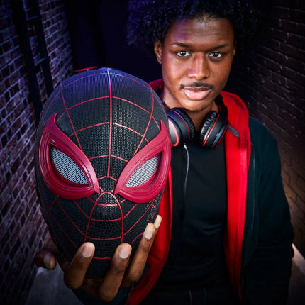 Spider-Man Marvel Legends Series Miles Morales Electronic Expressive Mask