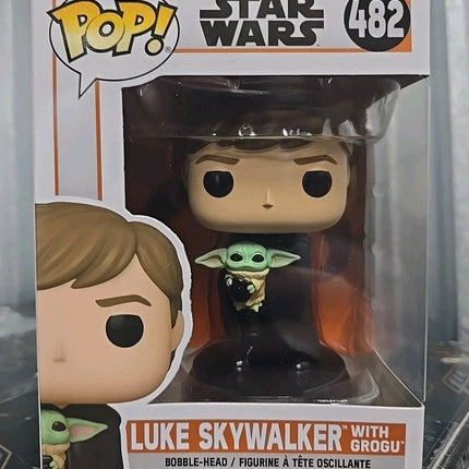 Funko Pop! Star Wars Luke Skywalker with Grogu #482